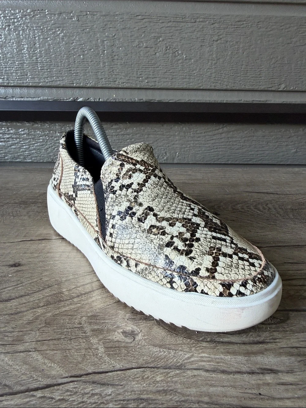 Vionic Women’s Snake-Print Slip-On Flats in Cream and Brown size 6.5